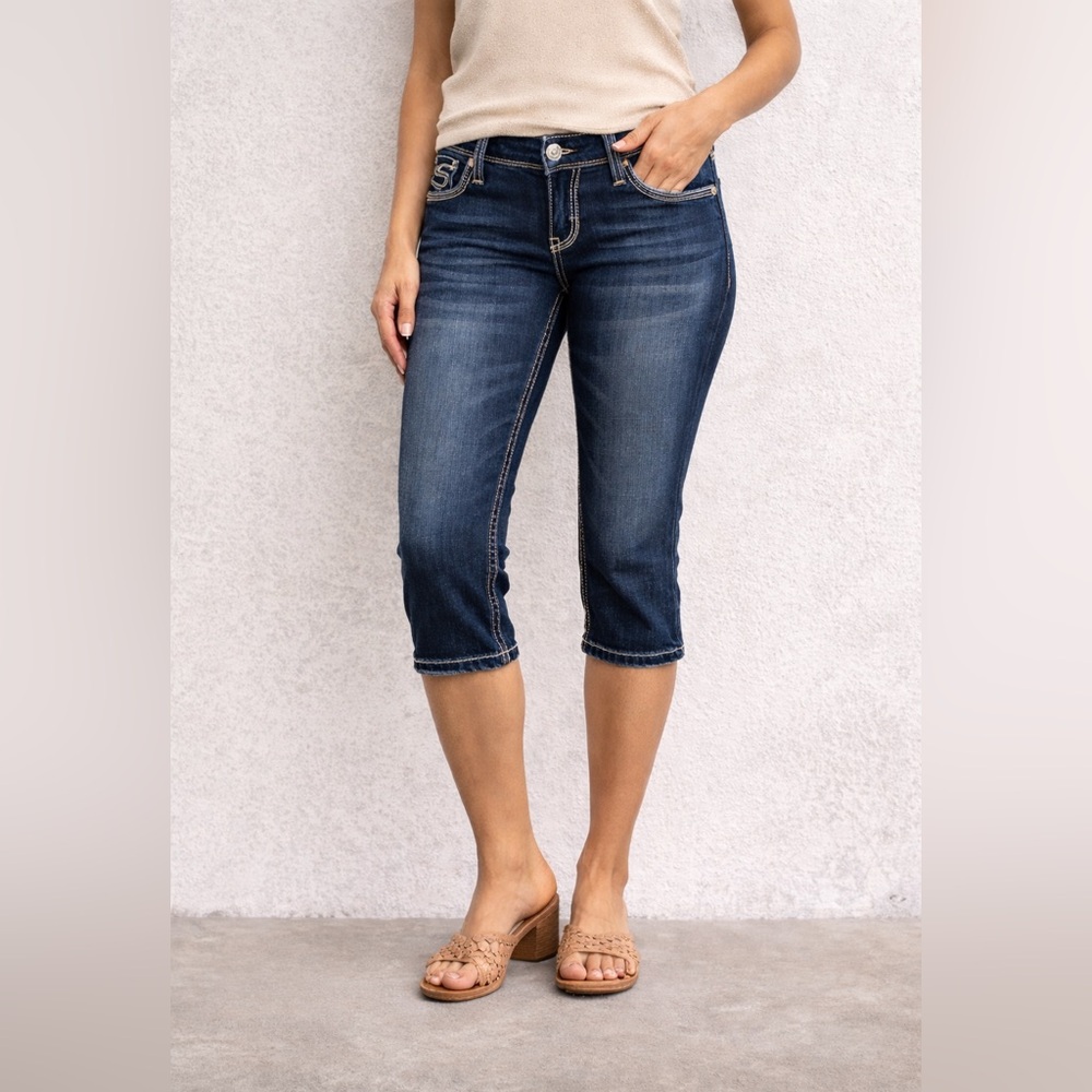 Silver Jeans Tuesday Low Capri Size 31W EUC
